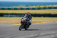 anglesey-no-limits-trackday;anglesey-photographs;anglesey-trackday-photographs;enduro-digital-images;event-digital-images;eventdigitalimages;no-limits-trackdays;peter-wileman-photography;racing-digital-images;trac-mon;trackday-digital-images;trackday-photos;ty-croes